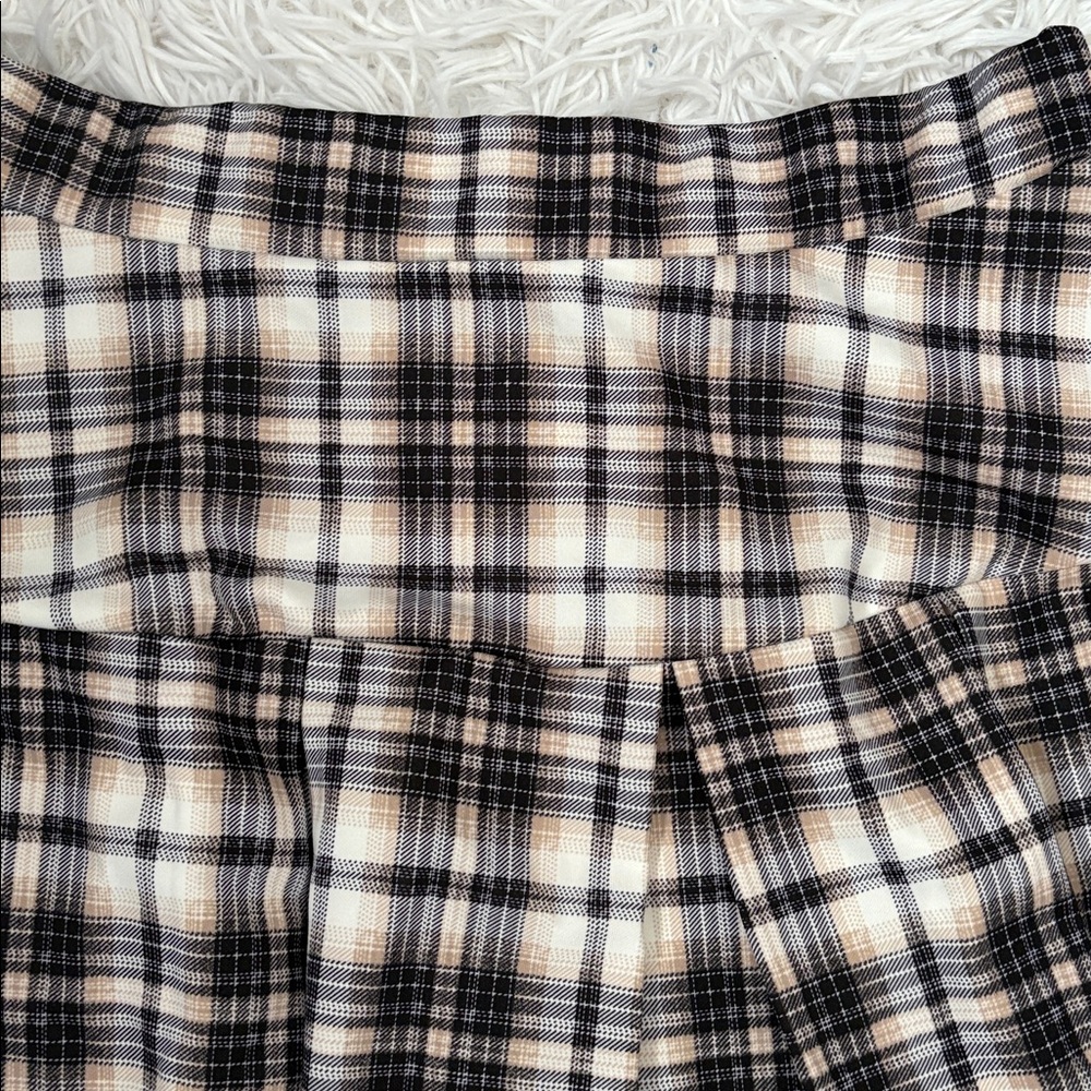 Dizzy Lizzy Chic Plaid Mini School Girl Pleated Skirt - Picture 3 of 5